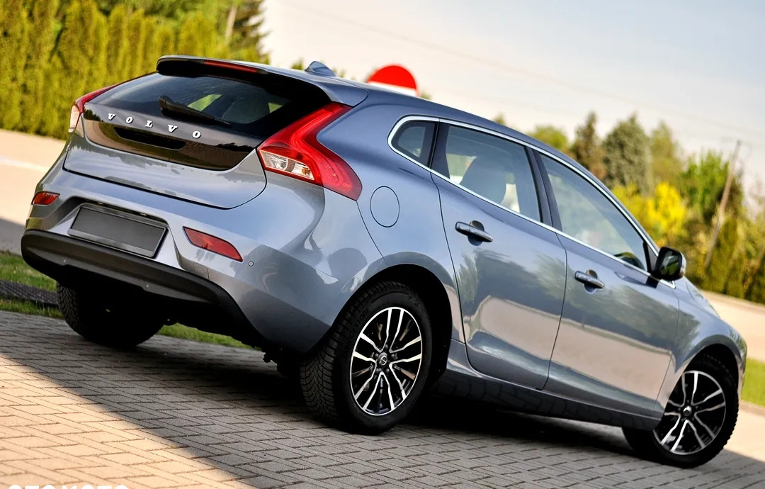 Volvo V40 cena 56900 przebieg: 189000, rok produkcji 2018 z Płock małe 704